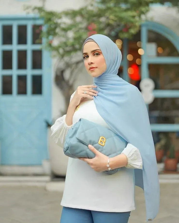 Merawat rambut di balik hijab