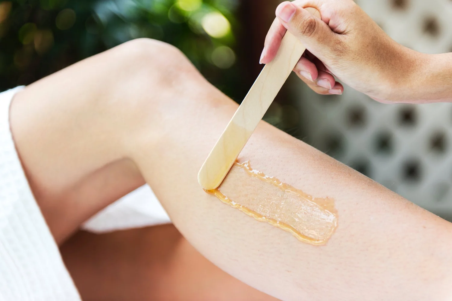waxing_applying_wax