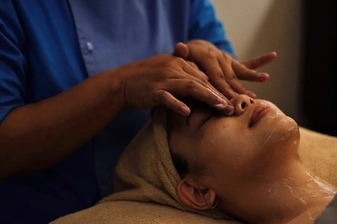 5 Manfaat Face Acupressure atau Totok Wajah Untuk Kecantikan Wajah