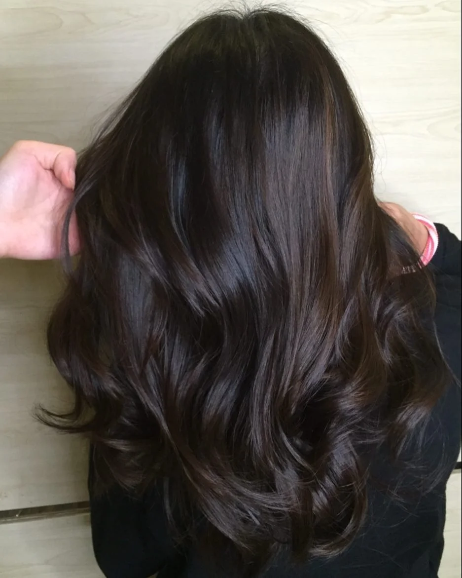 4 Warna Rambut yang Cocok untuk Kulit Kuning Langsat