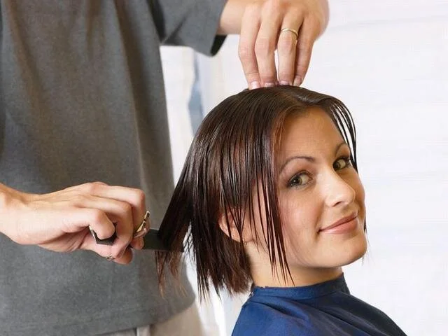 Tips Memotong Rambut Sendiri di Rumah Selama Pandemi